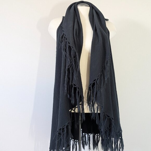 Black Fringe Knit Vest - Picture 3 of 4